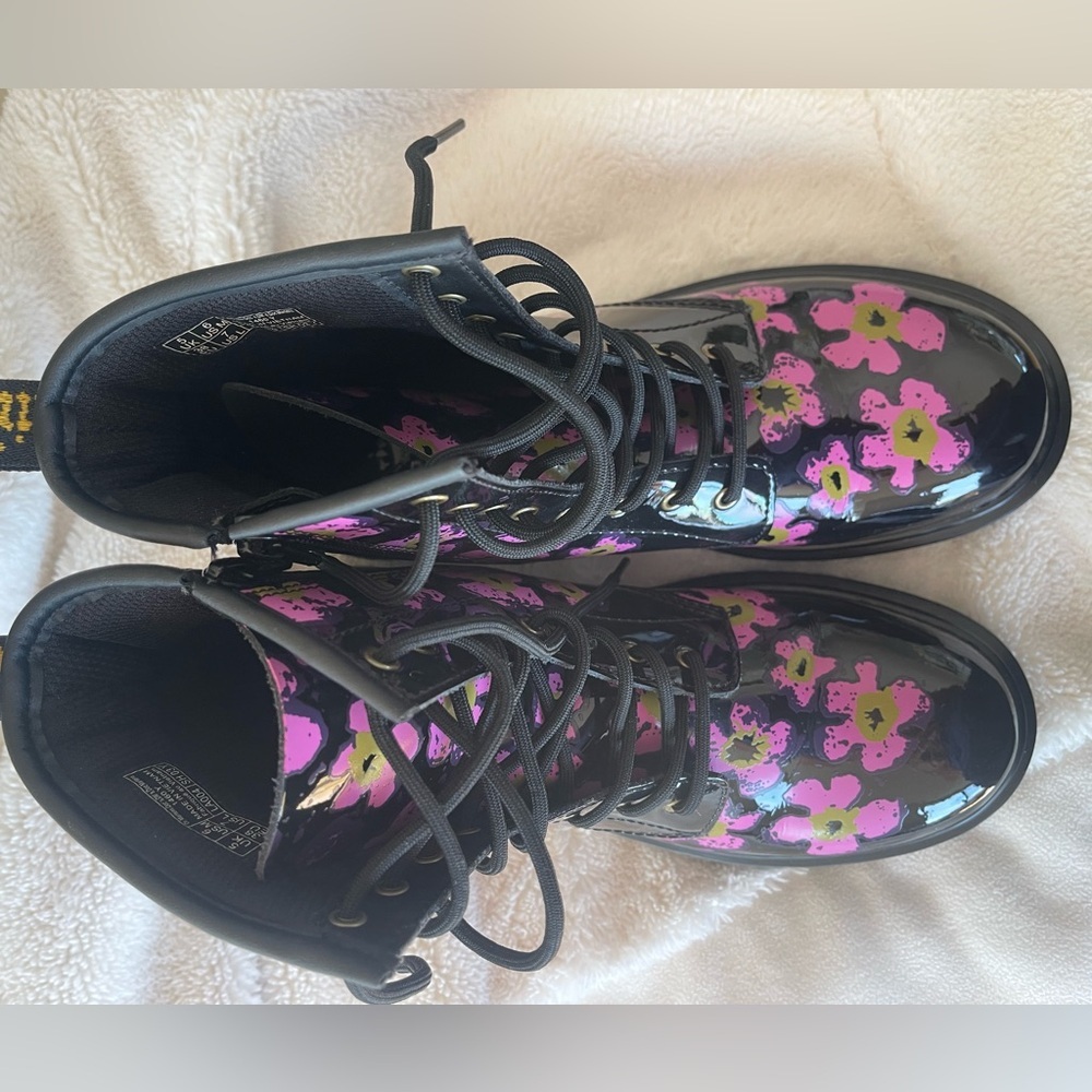 NWT Dr. Martens Pansey Fayre Kids Boots - Black with Pink Floral - Picture 7 of 9
